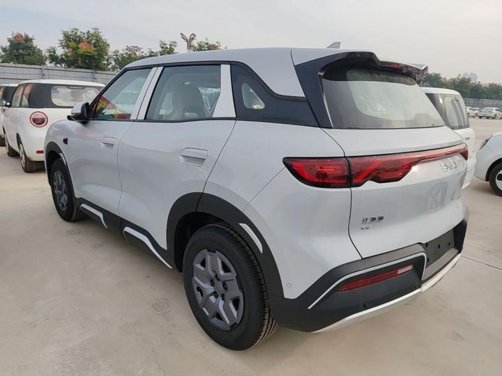 Yuan UP 2025 ADAS 401KM photo 4