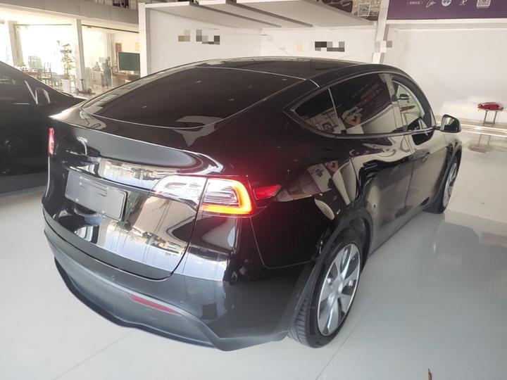 Model Y 2022 RWD photo 4