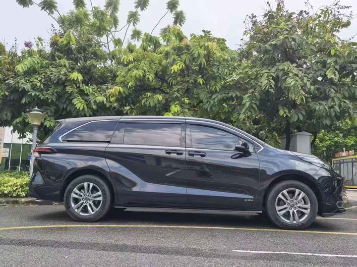 Sienna 2024 2.5L Hybrid Comfort photo 3
