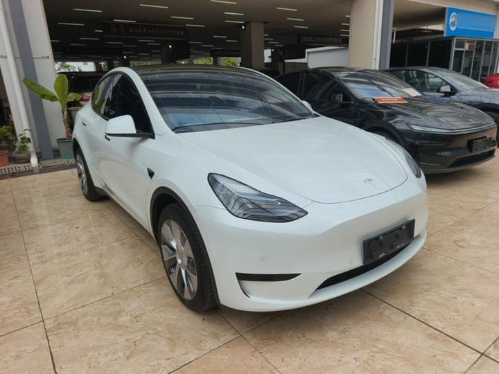 Model Y 2022 Facelift RWD photo 3