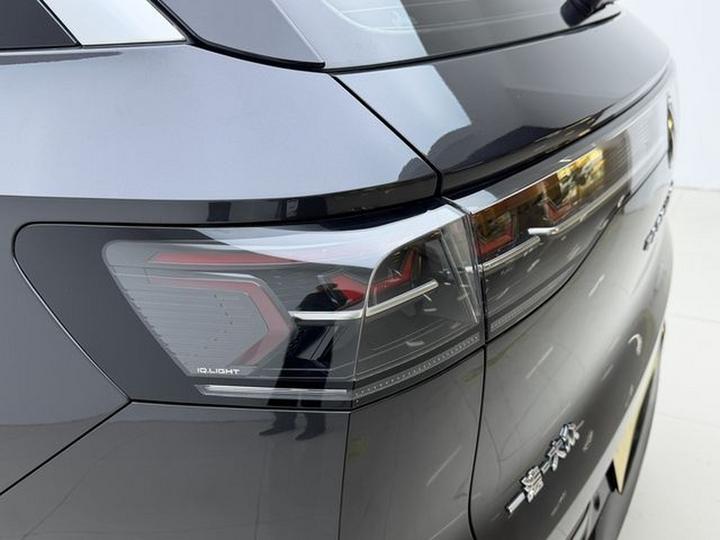 2023 380TSI AWD R-Line Launch Edition photo 6