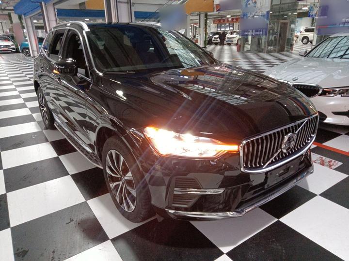 XC60 2023 B5 AWD Luxury photo 3