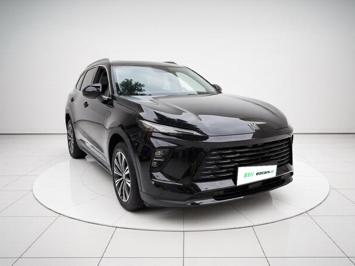 2025 Envision Plus 28T RWD photo 3