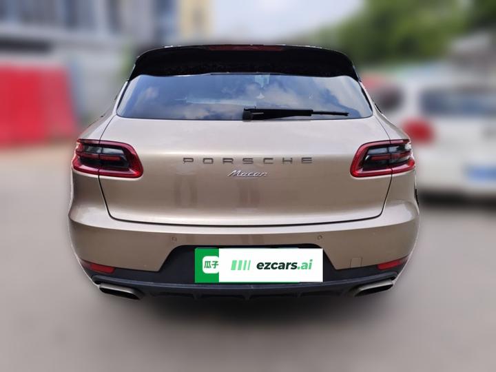 2017 Macan 2.0T photo 5