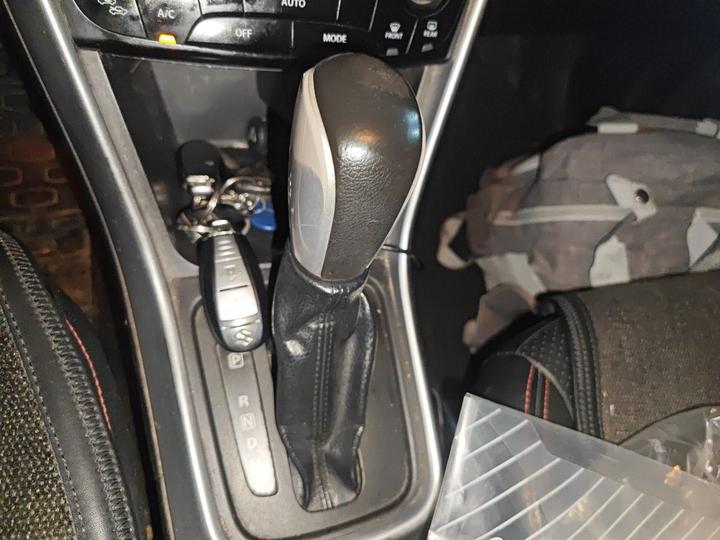 2014 1.6L CVT RWD Elite photo 6