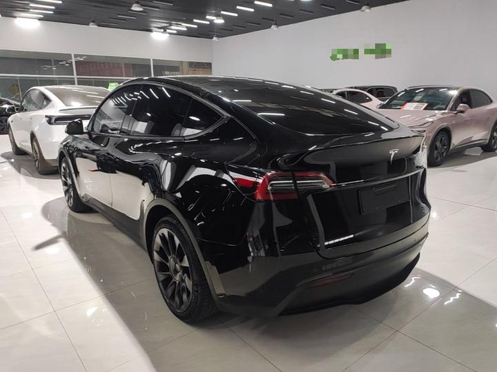 Model Y 2022 Facelift RWD photo 4