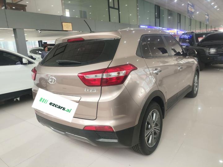 ix25 2015 1.6L AT RWD Smart GLS photo 6