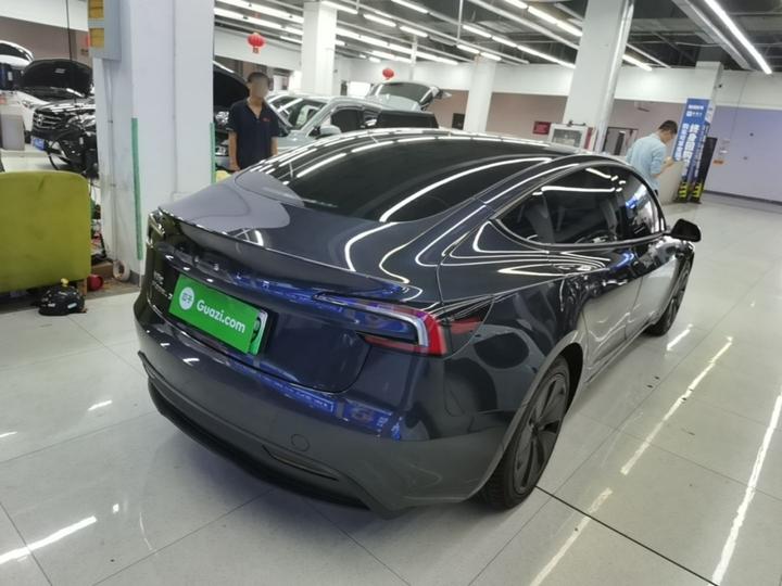 Model 3 2023 RWD photo 4