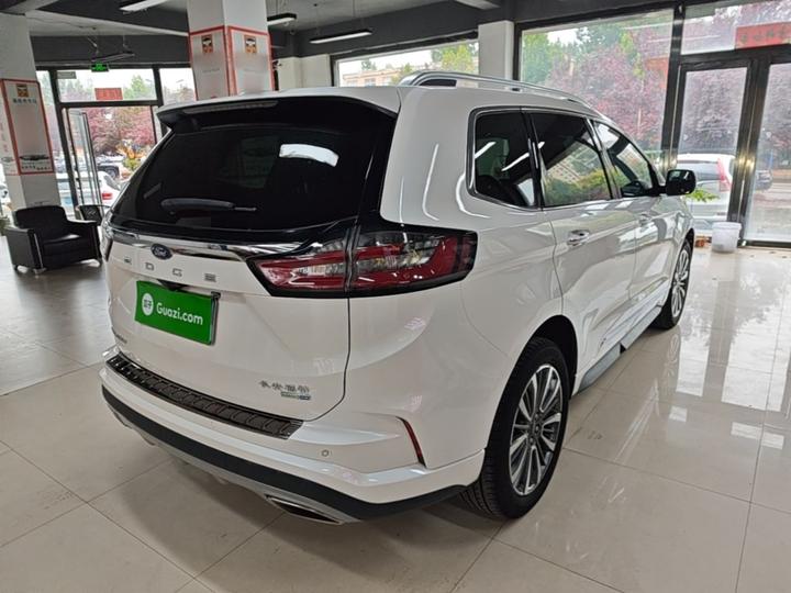 Edge 2021 PLUS EcoBoost 245 RWD 7-Seater photo 4