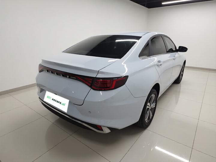 Emgrand L HiP 2024 1.5TD-DHT Pro 100KM photo 6