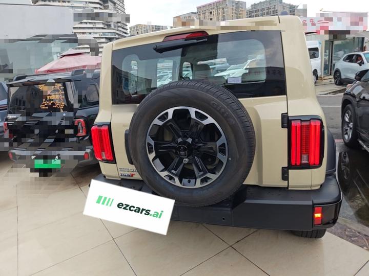 300 EV 2025 Hi4-T 37.1kWh photo 3