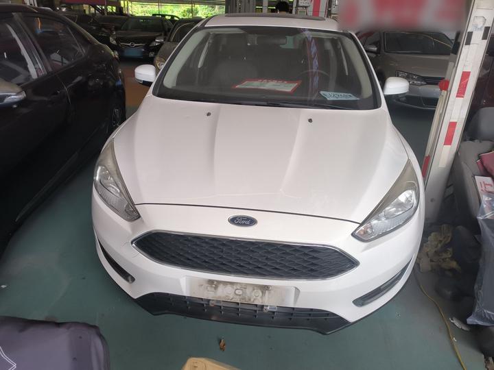 Focus 2017 Hatchback EcoBoost 125 AT Fashion photo 2