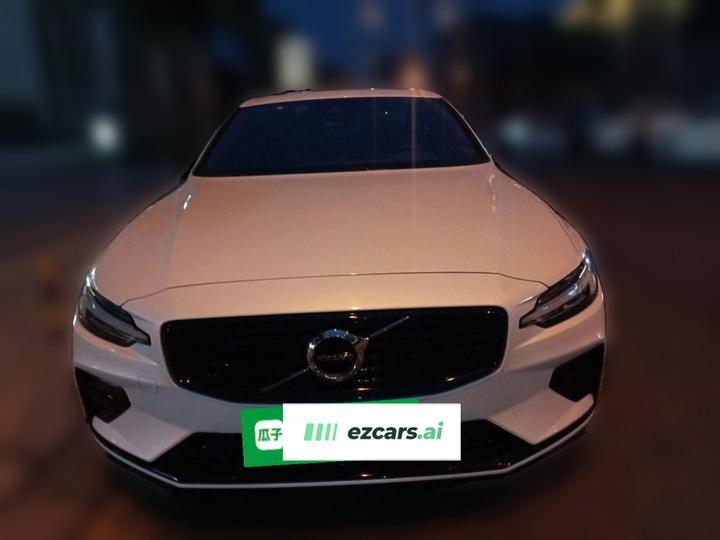 S60 2022 B4 Sport photo 2