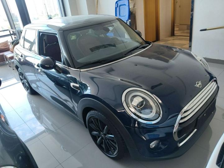 2018 1.5T COOPER 5-Door photo 3