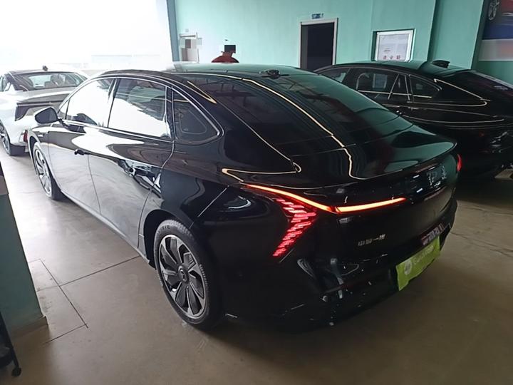 Hongqi 2025款 550智选版 photo 4