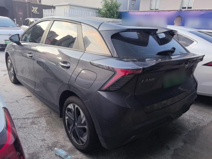 MG4 EV 2023 415km Executive photo 4