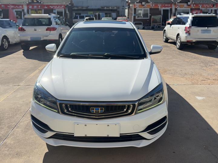 Emgrand 2018 1.5L MT photo 2