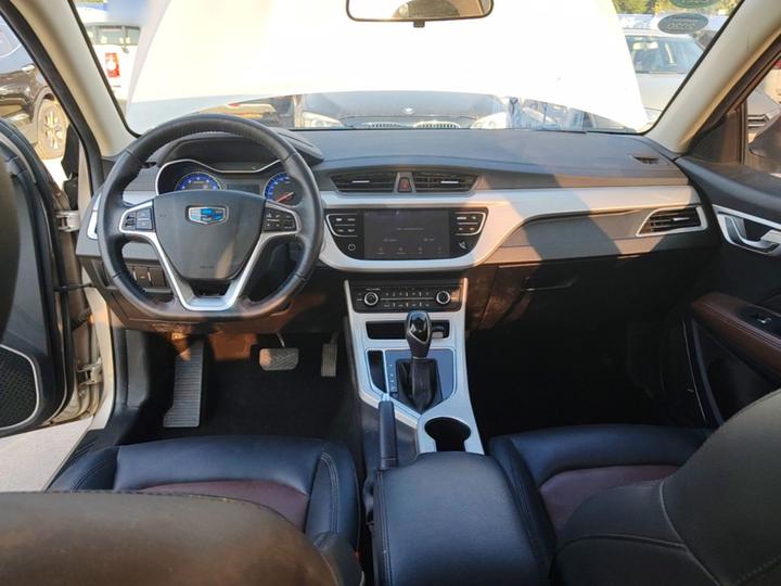 Vision 2018 1.5L AT photo 5