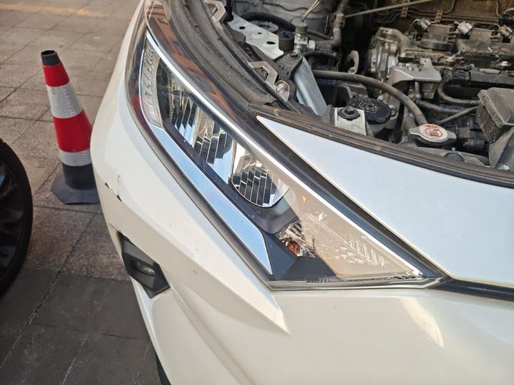 RAV4 2023 2.0L CVT RWD photo 7