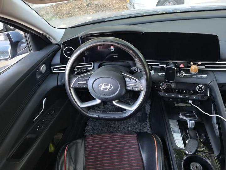Elantra 2023 1.5L CVT LUX Premium photo 7