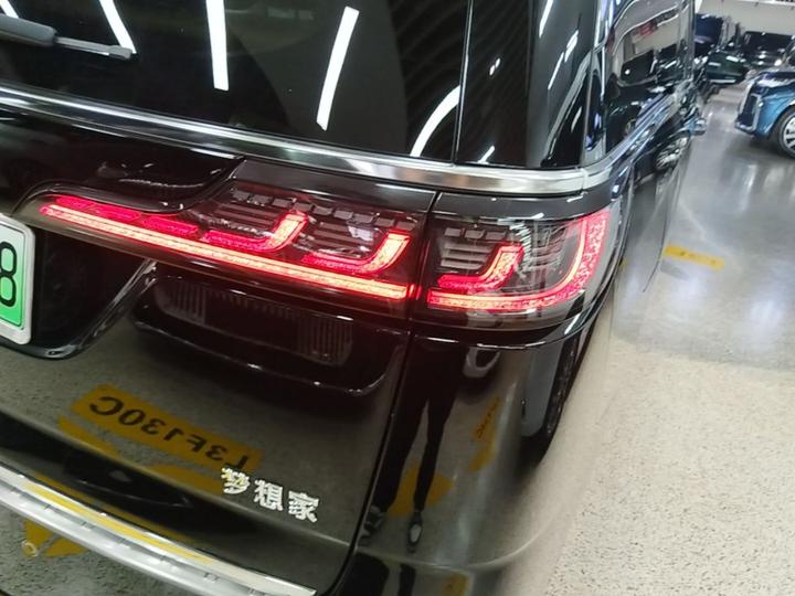 Voyah Dreamer 2024 PHEV Extended Range Premium photo 7