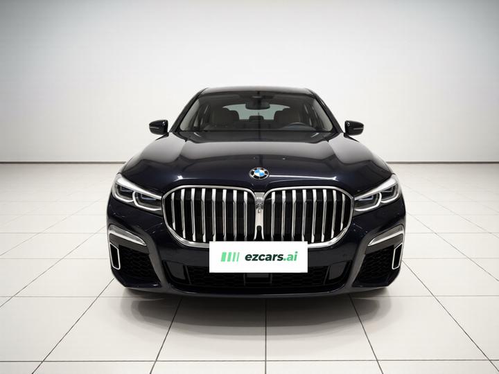 7 Series 2021 740Li Leading M Sport Package photo 2