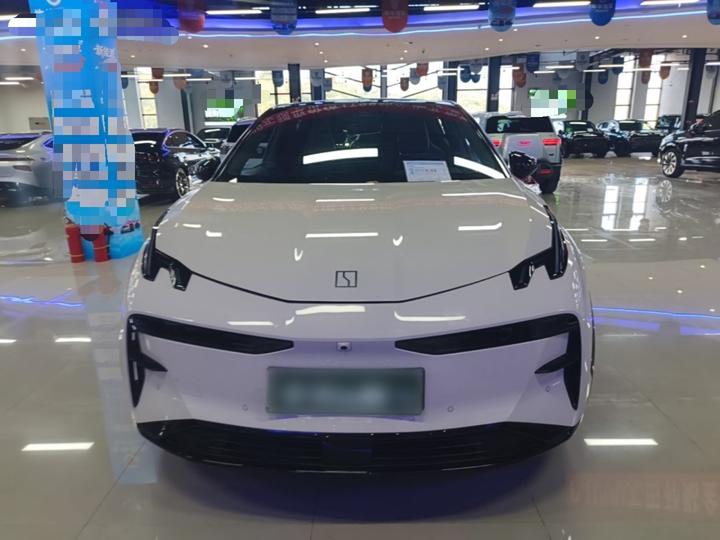 X 2023 RWD ME 5-Seater photo 2