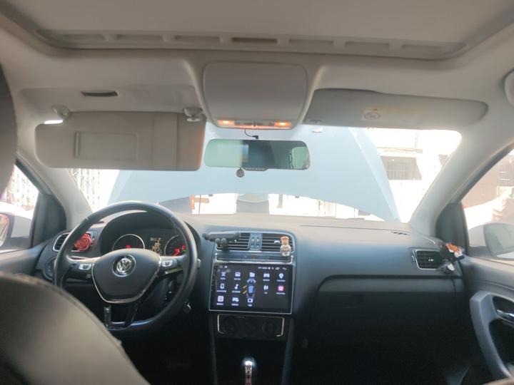 Polo 2016 1.6L AT Comfort photo 8