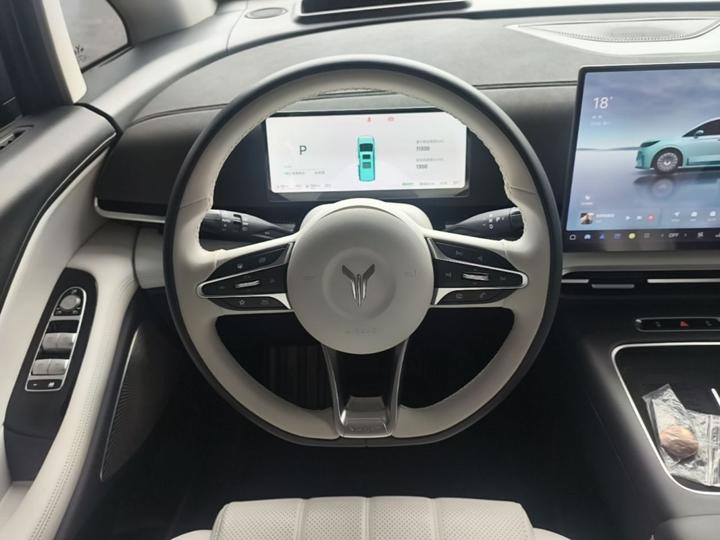 Voyah Dreamer 2025 PHEV AWD Premium photo 6