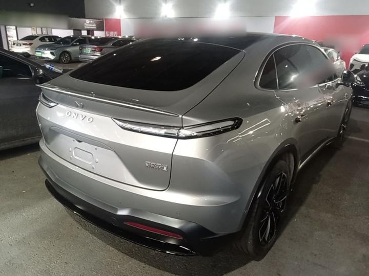 L60 2024 60kWh RWD photo 4