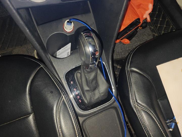 Polo 2016 1.6L AT Comfort photo 6