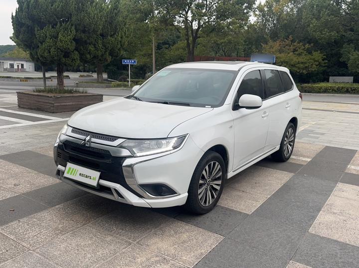 Outlander 2021 2.0L RWD Cruise 5-Seater