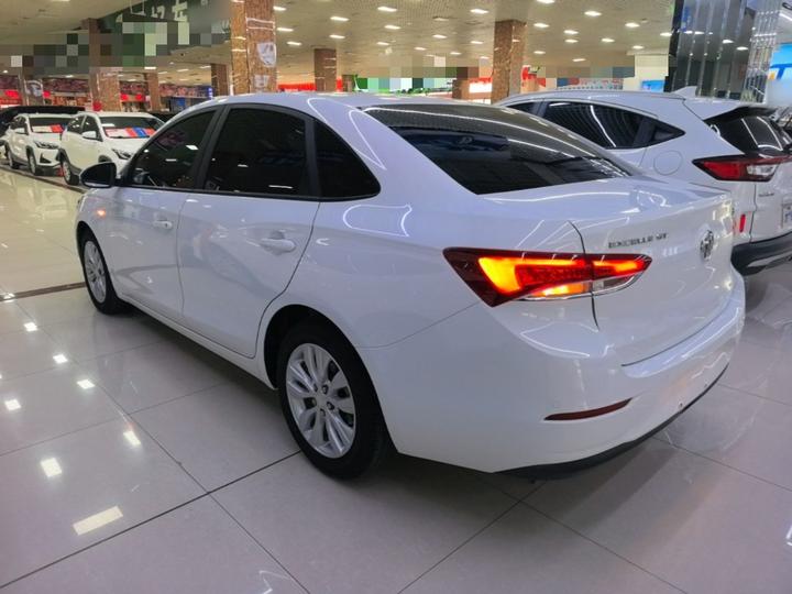 Excelle 2021 Facelift Classic 1.5L AT Elite photo 4