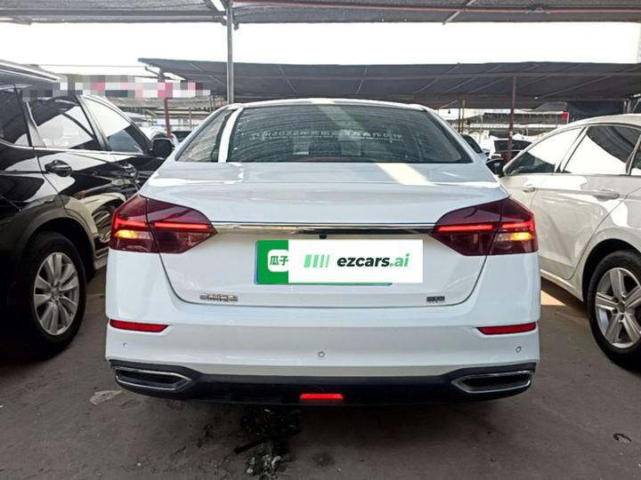 Emgrand 2021 UP 1.5L MT Luxury photo 3