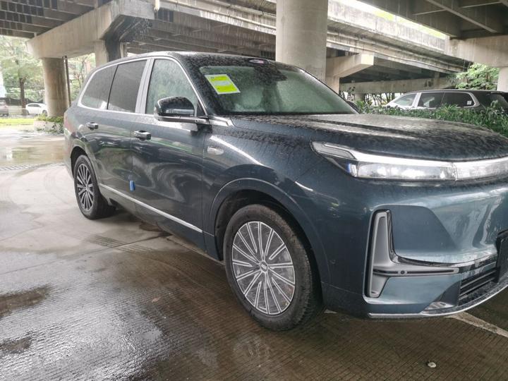 Galaxy M9 2025 210km AWD Pilot photo 3