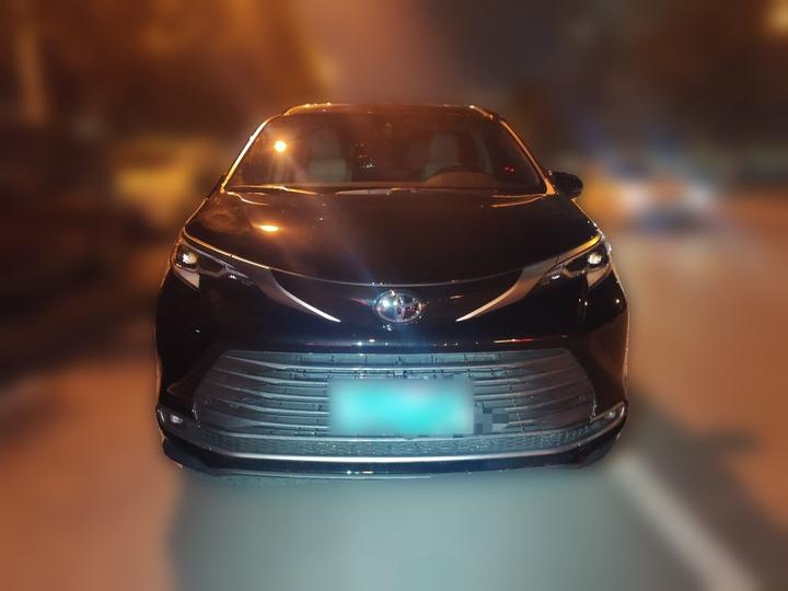 Sienna 2024 2.5L Hybrid Premium photo 2