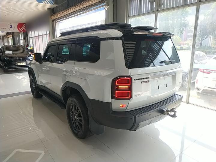 Prado 2024 2.4T TX 6-Seater photo 4
