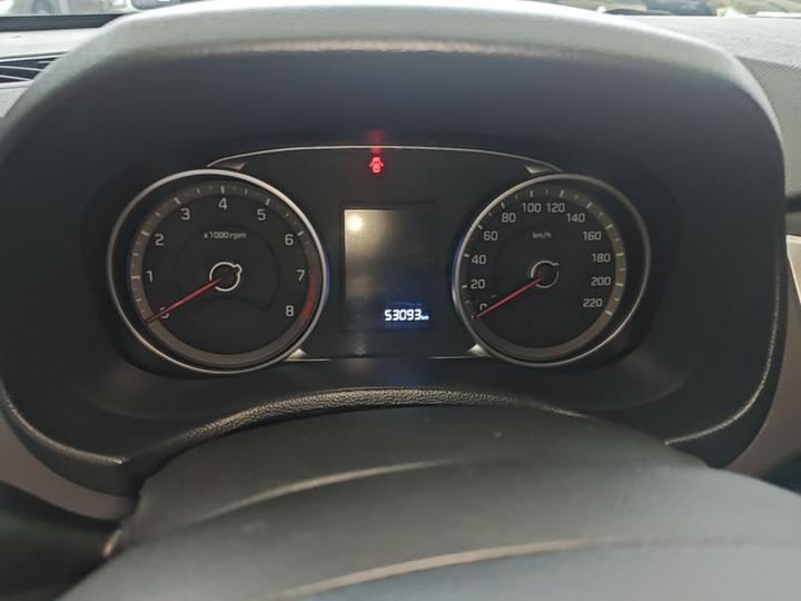 ix25 2017 1.6L AT Smart photo 7