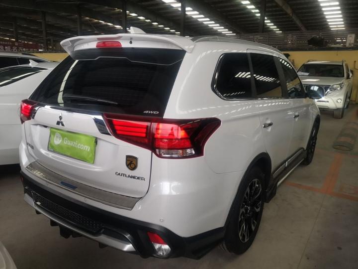 Outlander 2020 2.4L AWD Enjoy 5-Seater photo 4