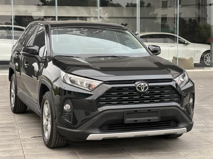 RAV4 2021 2.0L CVT RWD PLUS photo 3