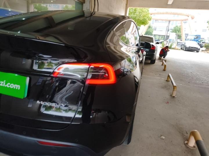 Model Y 2022 Facelift RWD photo 7