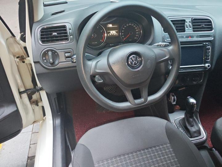 Polo 2014 1.6L AT Comfort photo 3
