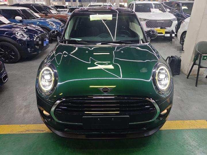 2018 1.5T COOPER Classic 5-Door photo 2