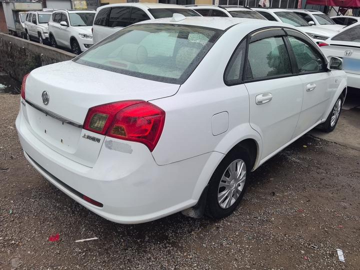 Excelle 2015 1.5L MT Classic photo 4