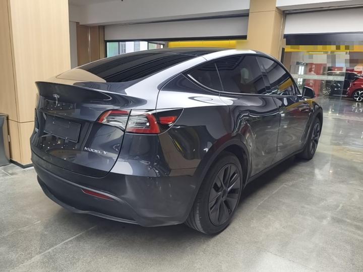 Model Y 2024 RWD photo 3