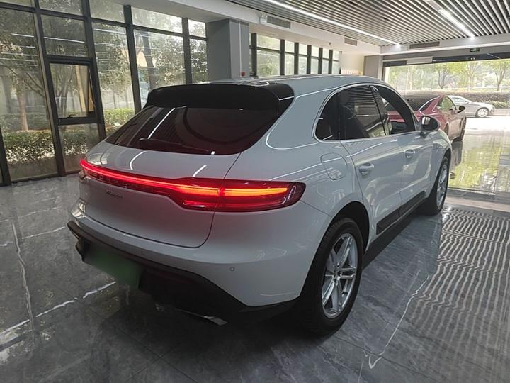 2024 Macan 2.0T photo 6