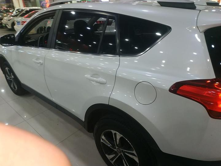 RAV4 2015 2.0L CVT RWD photo 4