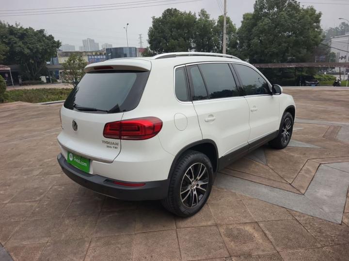 Tiguan 2015 1.8TSI AT RWD Luxury photo 6