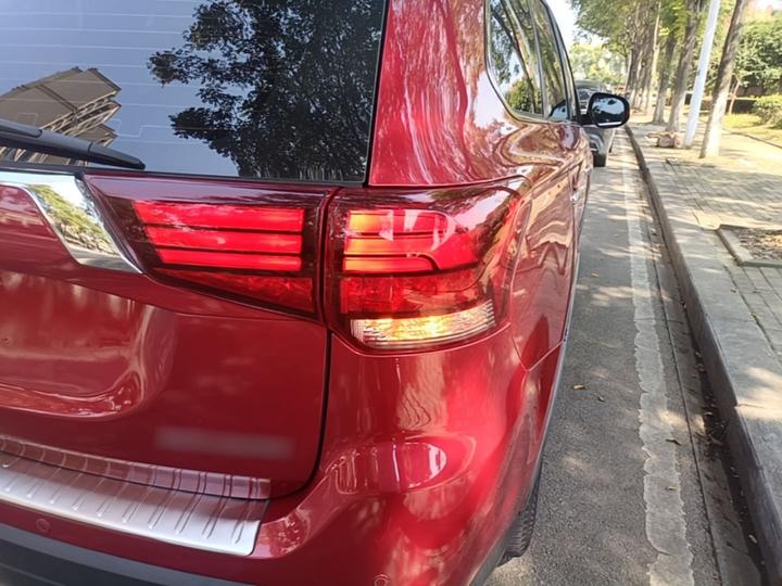 Outlander 2016 2.4L AWD Luxury 7-Seater photo 7