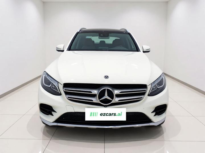 GLC 2018 GLC 260 4MATIC Luxury photo 2